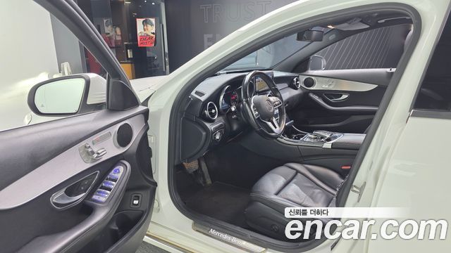 Mercedes-Benz C-Class (W205) C220 d 4MATIC 2020 — фото 10