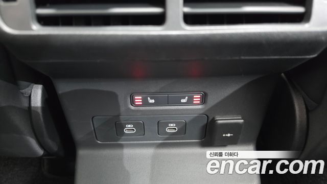Land Rover Range Rover Velar 3.0 P400 Dynamic HSE 2024 — фото 16