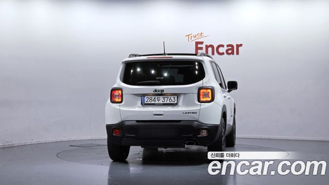 Jeep Renegade 1.3 Limited 2022 — фото 4