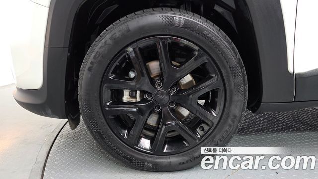 Jeep Renegade 1.3 Limited 2022 — фото 5