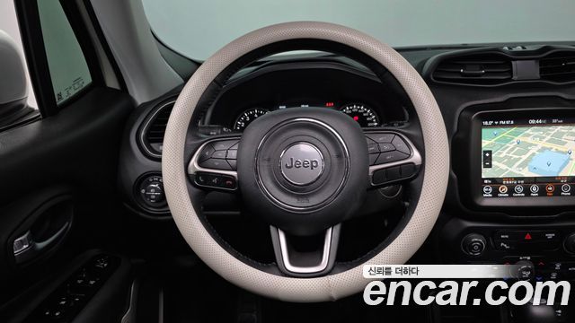 Jeep Renegade 1.3 Limited 2022 — фото 13