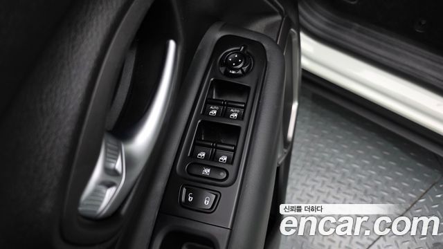 Jeep Renegade 1.3 Limited 2022 — фото 19