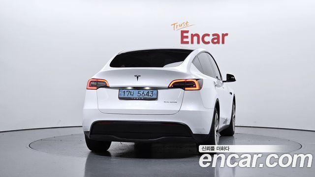 Tesla Model Y Long Range AWD 2021 — фото 4