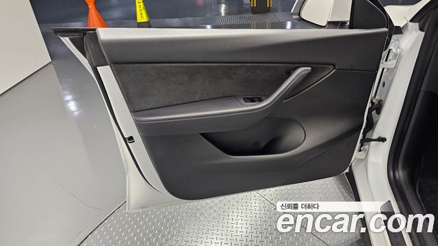Tesla Model Y Long Range AWD 2021 — фото 29