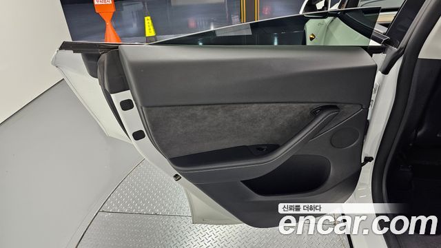 Tesla Model Y Long Range AWD 2021 — фото 30