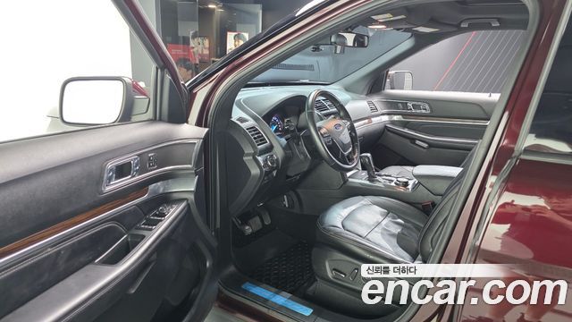 Ford Explorer 3.5 Limited 4WD 5th 2018 — фото 10