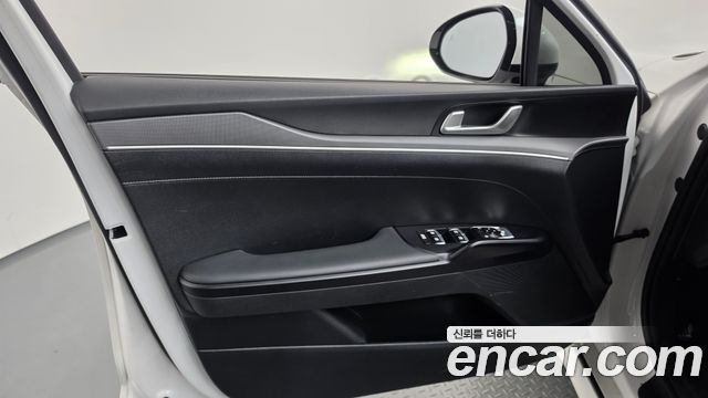 Kia K5 (III) 2.0 Prestige 2025 — фото 24
