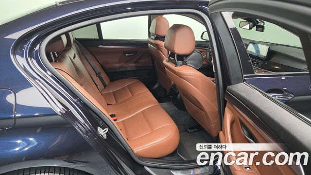 BMW 5 Series (F10) 520d xDrive M Aero Dynamic 2016 — фото 12