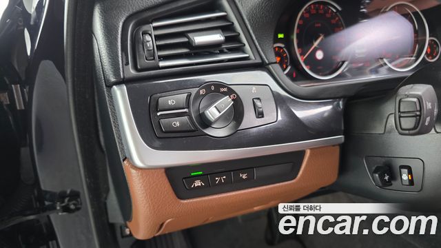 BMW 5 Series (F10) 520d xDrive M Aero Dynamic 2016 — фото 18