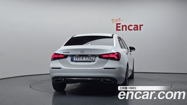 Mercedes-Benz A-Class (W177) A220 Sedan 2021 — фото 4