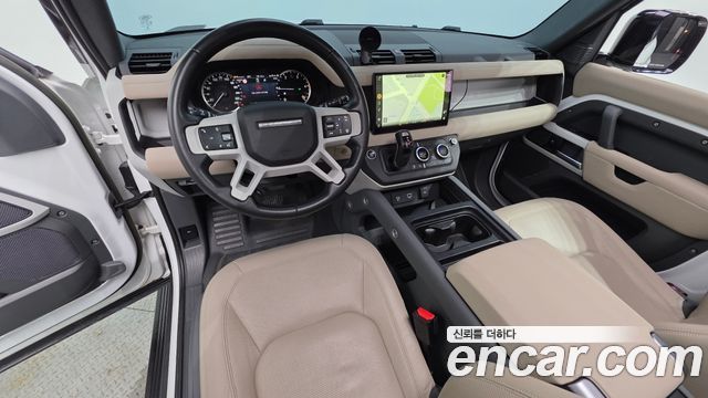 Land Rover Defender (L663) 90 D250 SE 2023 — фото 7