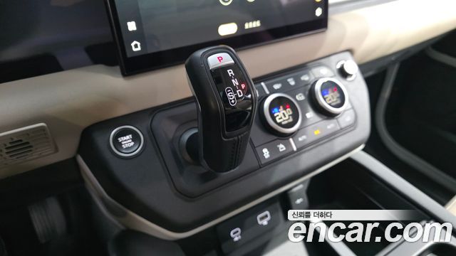 Land Rover Defender (L663) 90 D250 SE 2023 — фото 9