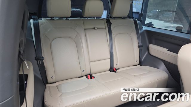 Land Rover Defender (L663) 90 D250 SE 2023 — фото 12