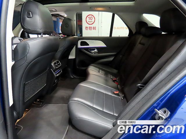 Mercedes-Benz GLE-Class (W167) GLE300d 4MATIC 2021 — фото 24