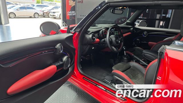 MINI Cooper S Convertible JCW 3rd 2019 — фото 10
