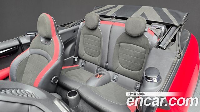 MINI Cooper S Convertible JCW 3rd 2019 — фото 11