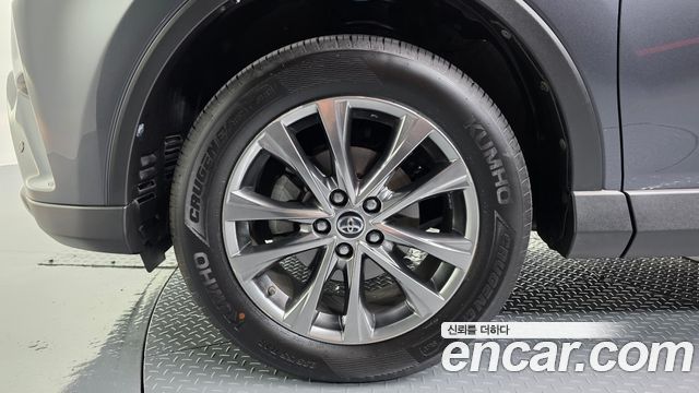 Toyota RAV4 2.5 4WD Hybrid 4th 2018 — фото 5