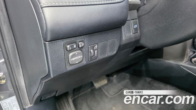 Toyota RAV4 2.5 4WD Hybrid 4th 2018 — фото 17