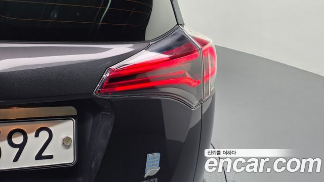 Toyota RAV4 2.5 4WD Hybrid 4th 2018 — фото 23
