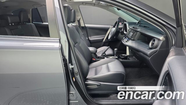 Toyota RAV4 2.5 4WD Hybrid 4th 2018 — фото 26