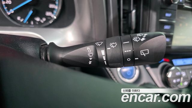 Toyota RAV4 2.5 4WD Hybrid 4th 2018 — фото 27