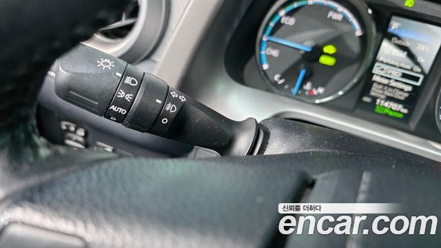 Toyota RAV4 2.5 4WD Hybrid 4th 2018 — фото 28
