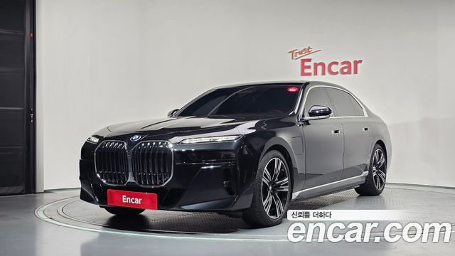 BMW 7 Series (G70) 750e xDrive M Sport 2026 — фото 1