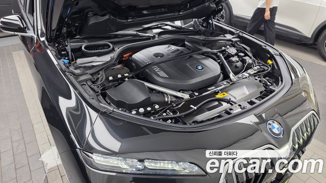BMW 7 Series (G70) 750e xDrive M Sport 2026 — фото 6