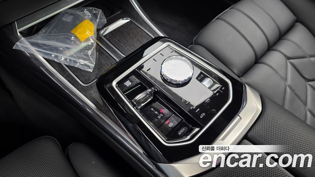 BMW 7 Series (G70) 750e xDrive M Sport 2026 — фото 9