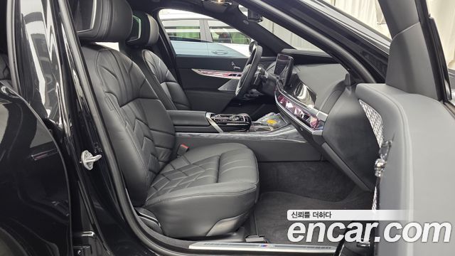 BMW 7 Series (G70) 750e xDrive M Sport 2026 — фото 11