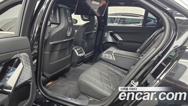 BMW 7 Series (G70) 750e xDrive M Sport 2026 — фото 26