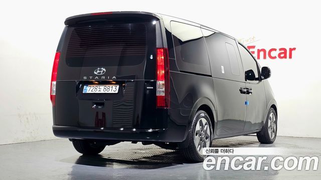 Hyundai Staria 4WD Tourer 11-Seater Modern 2023 — фото 2