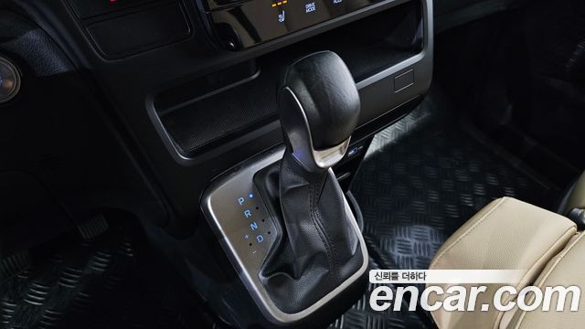 Hyundai Staria 4WD Tourer 11-Seater Modern 2023 — фото 9