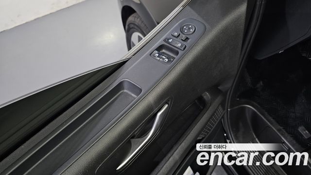 Hyundai Staria 4WD Tourer 11-Seater Modern 2023 — фото 13