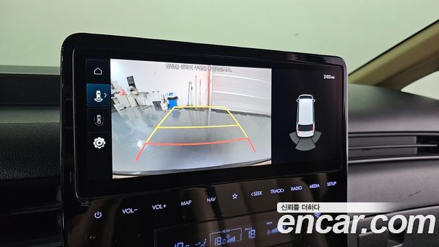 Hyundai Staria 4WD Tourer 11-Seater Modern 2023 — фото 17