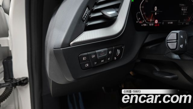 BMW 1 Series (F40) 120i M Sports 2024 — фото 17
