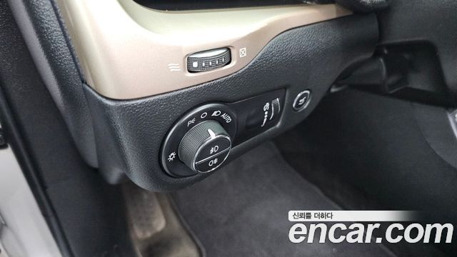 Jeep Cherokee (KL) 2.0 Diesel Longitude AWD 2015 — фото 16