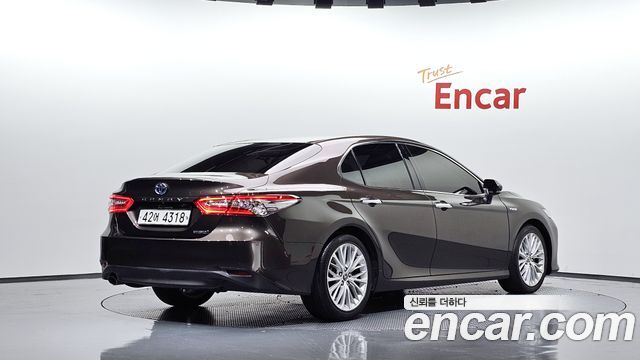 Toyota Camry (XV70) 2.5 XLE Hybrid 2019 — фото 2