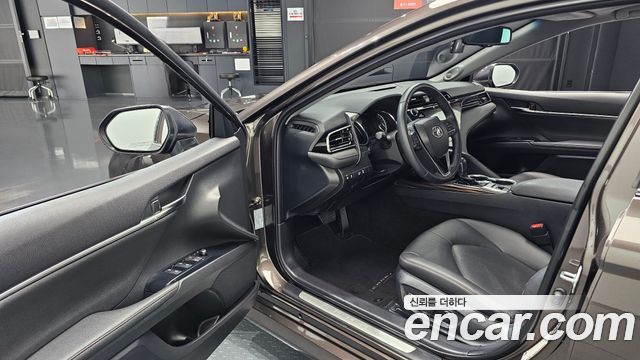 Toyota Camry (XV70) 2.5 XLE Hybrid 2019 — фото 10