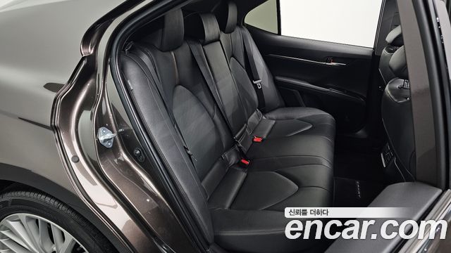 Toyota Camry (XV70) 2.5 XLE Hybrid 2019 — фото 11