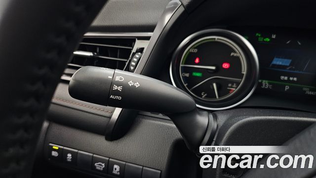 Toyota Camry (XV70) 2.5 XLE Hybrid 2019 — фото 19