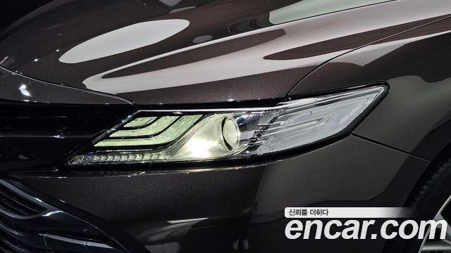 Toyota Camry (XV70) 2.5 XLE Hybrid 2019 — фото 22