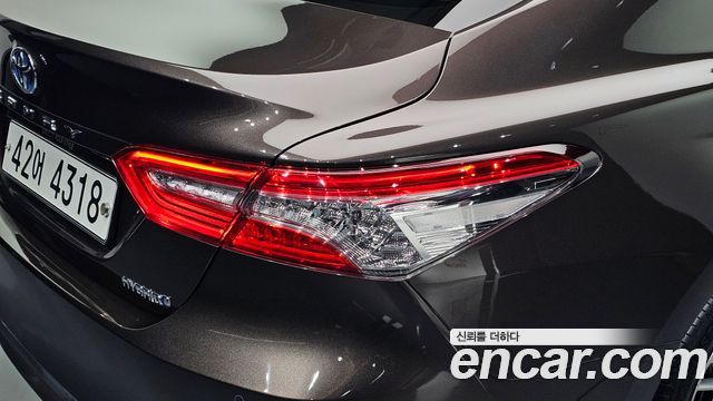 Toyota Camry (XV70) 2.5 XLE Hybrid 2019 — фото 23