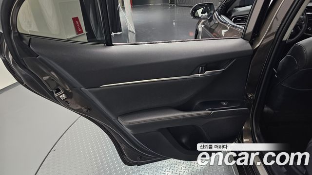 Toyota Camry (XV70) 2.5 XLE Hybrid 2019 — фото 25