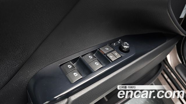 Toyota Camry (XV70) 2.5 XLE Hybrid 2019 — фото 28