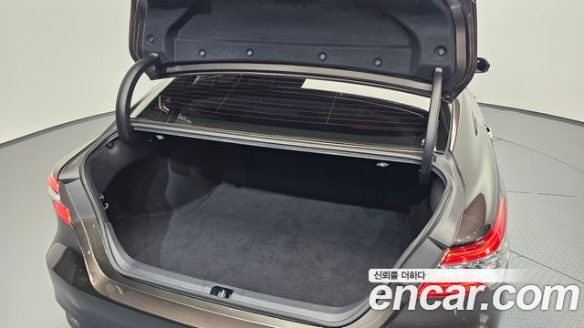 Toyota Camry (XV70) 2.5 XLE Hybrid 2019 — фото 31