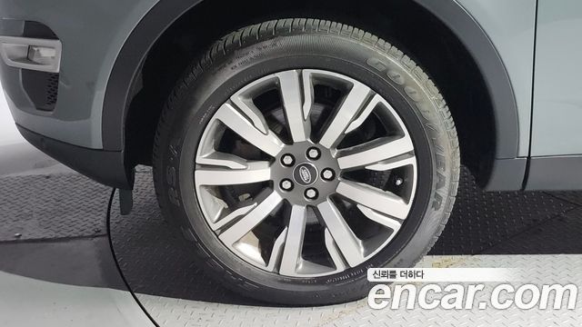 Land Rover Discovery Sport 2.0 TD4 HSE Luxury 2018 — фото 5