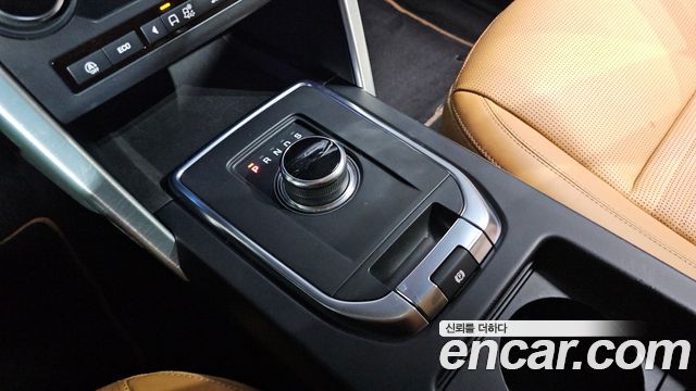 Land Rover Discovery Sport 2.0 TD4 HSE Luxury 2018 — фото 9