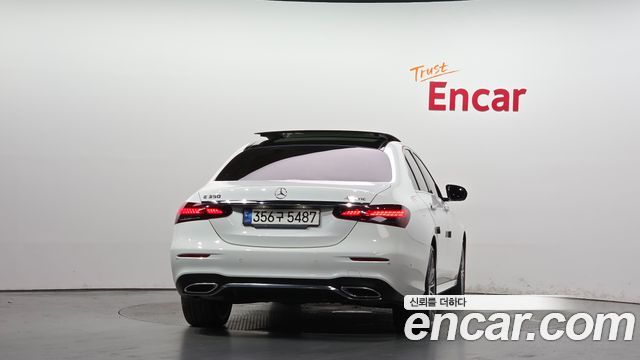 Mercedes-Benz E-Class (W213) E350 4MATIC AMG Line 2022 — фото 4