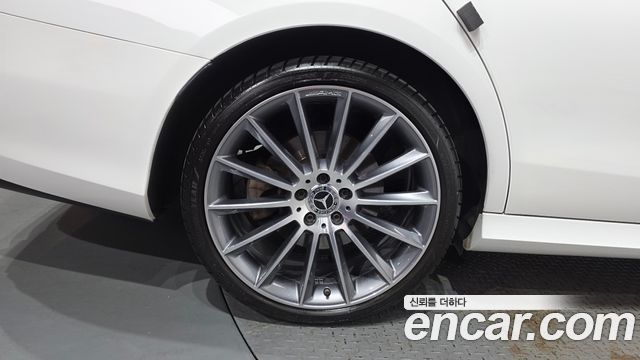 Mercedes-Benz E-Class (W213) E350 4MATIC AMG Line 2022 — фото 5